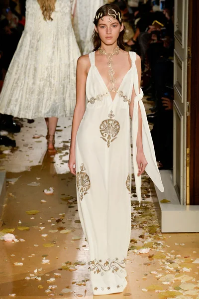 Look 22